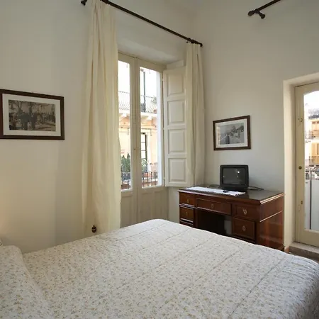 4 Apartment *